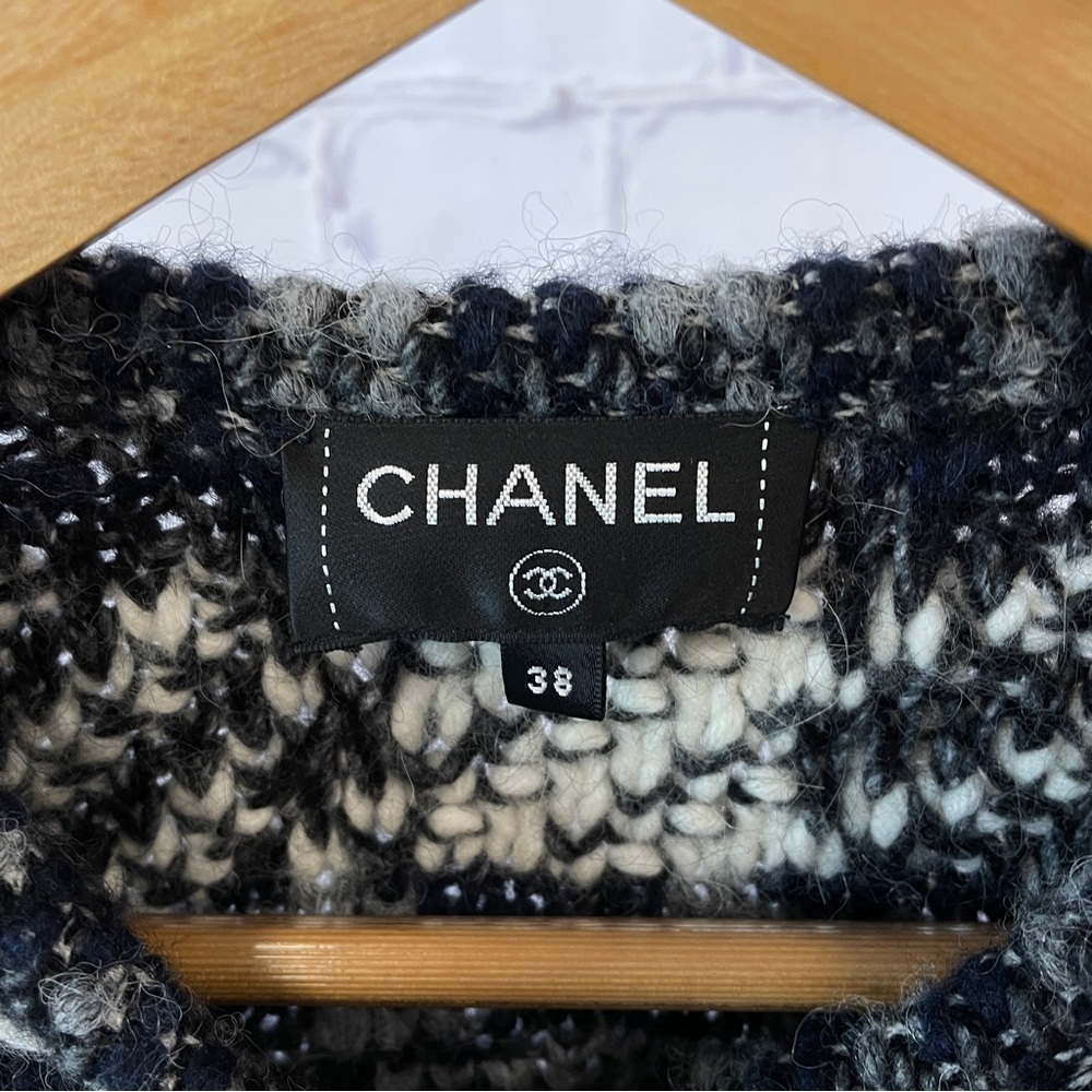 Chanel Tweed Jacket - Picture 6 of 8